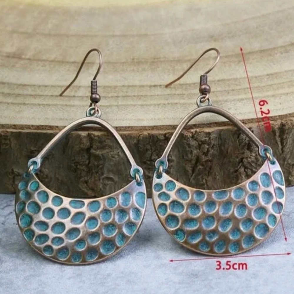 🎉Host Pick🎉 NWT Beautiful Antique Copper Tone Earrings!